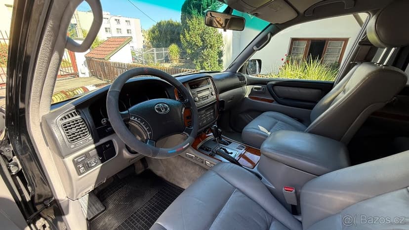 Toyota Land Cruiser,  LC100 4.7 V8, původ ČR, servis