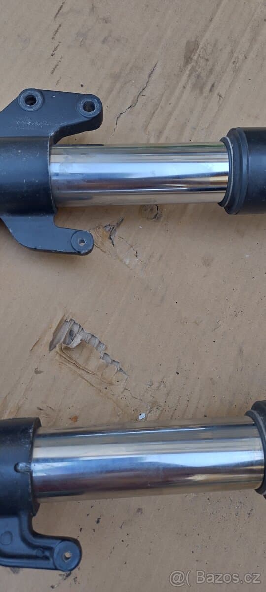 Aprilia RS 125 přední vidlice