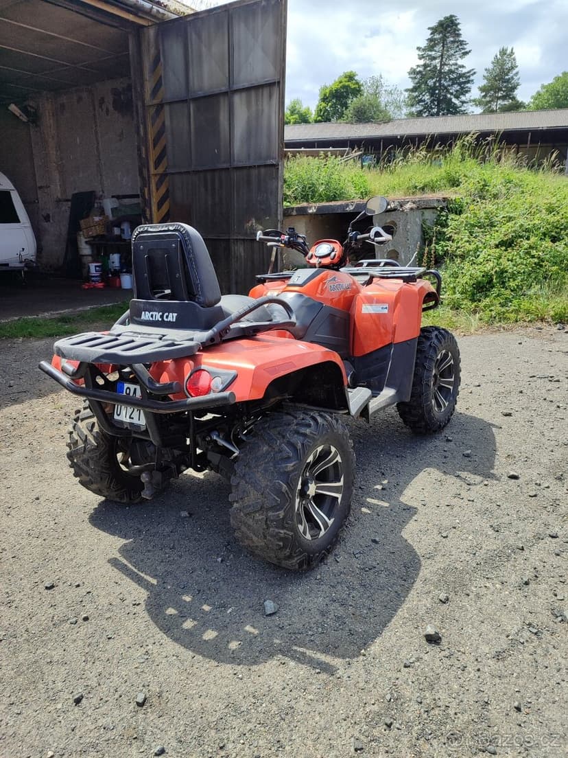 Arctic cat 700