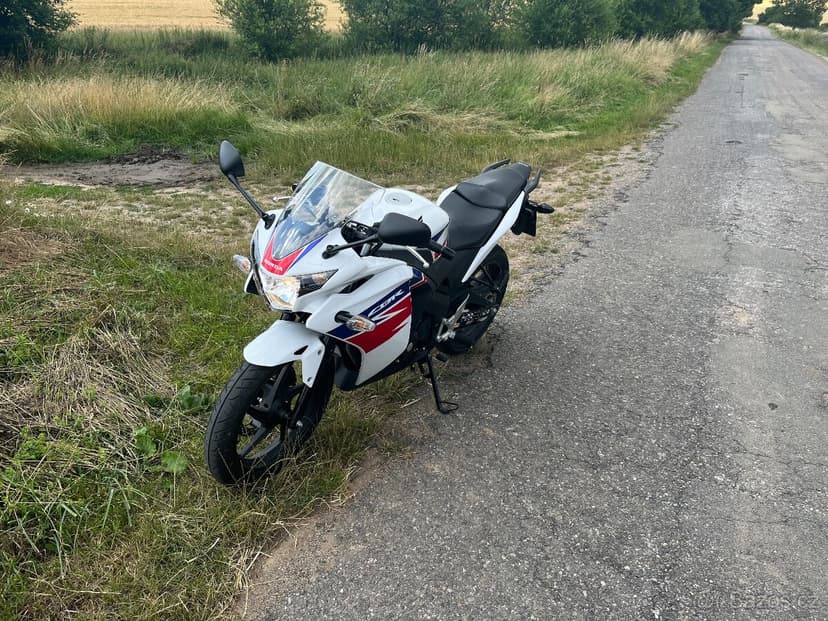 Honda CBR 125R najeto 2594km