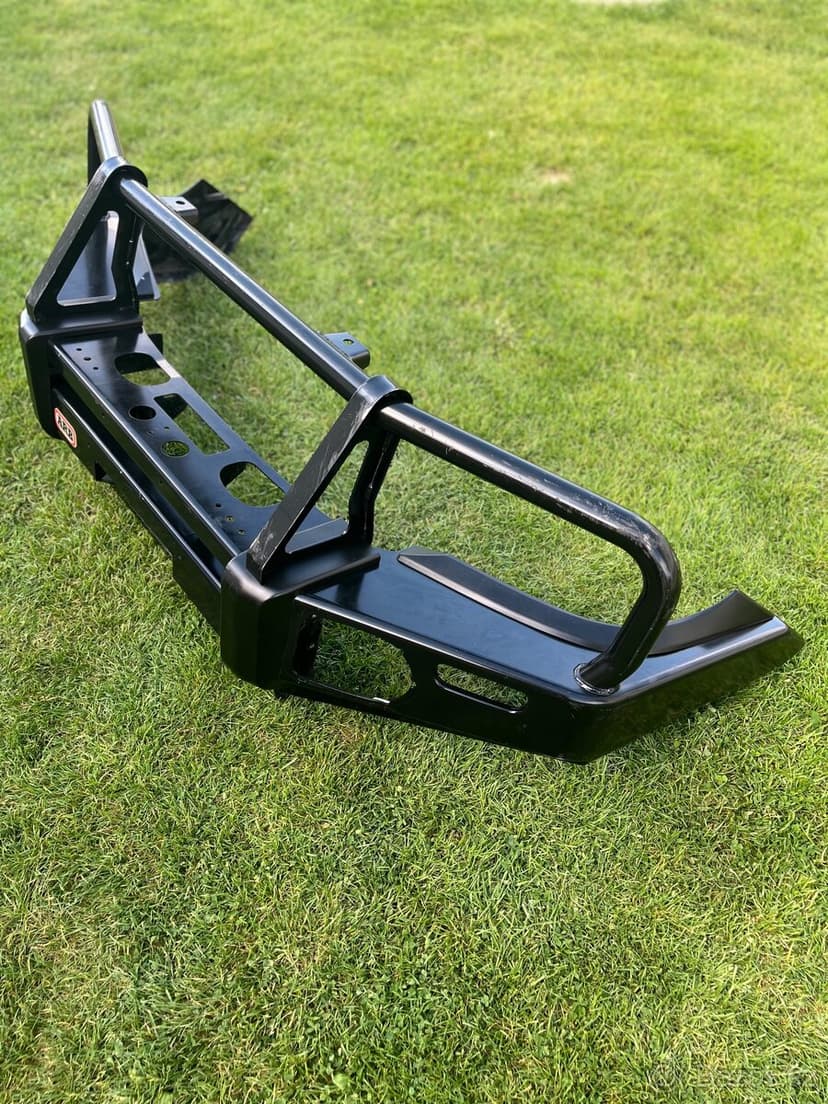 Pevnostný nárazník ARB Deluxe Sahara – Toyota Hilux 2011+