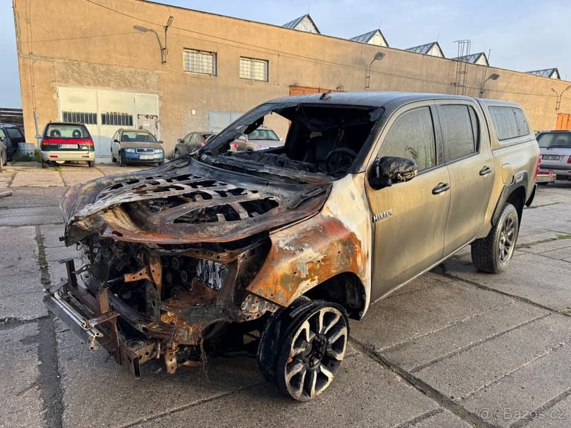 Toyota Hilux DOUBLE CAB INVINCIBLE SPORT