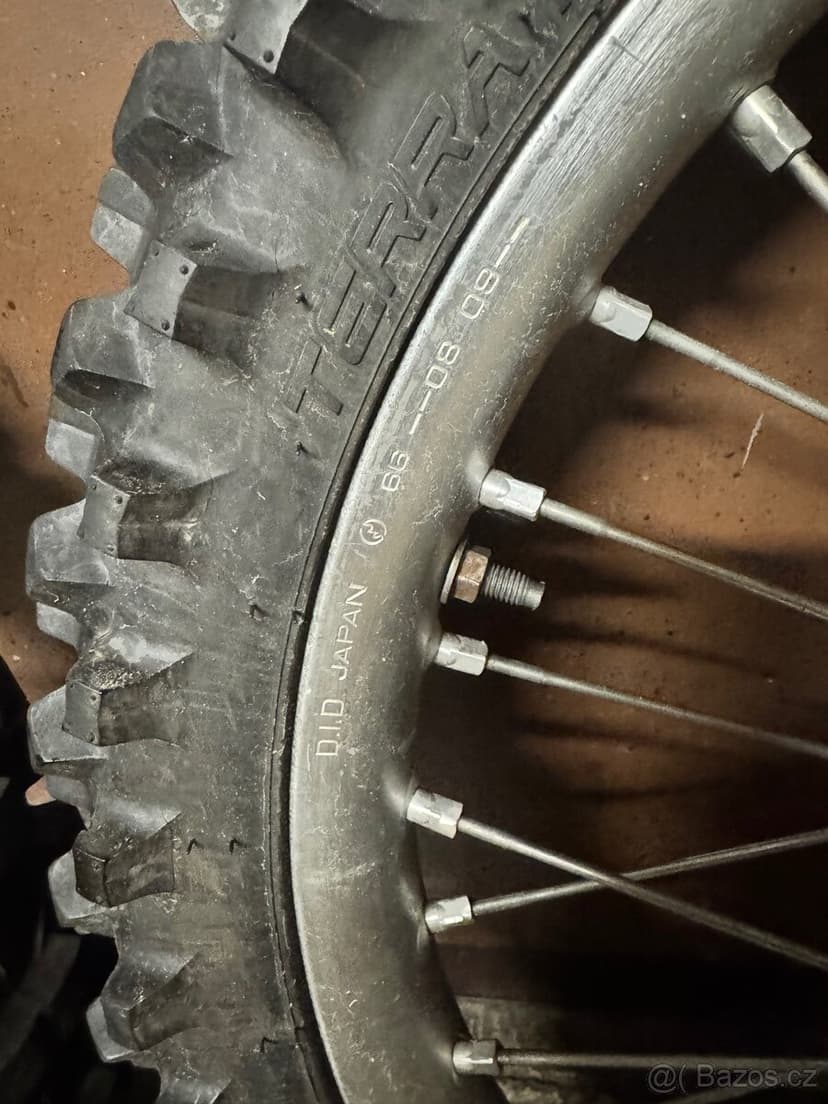 Kola Kawasaki KX 2004