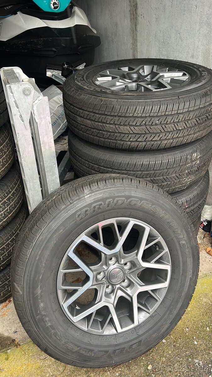 Alukola Jeep Wrangler nová 255/70 r18 sada 5ks