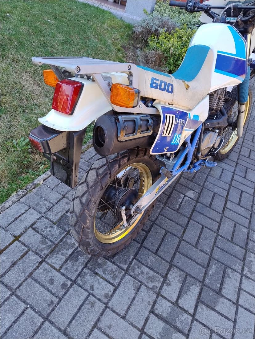 Suzuki DR 600S  Djebel