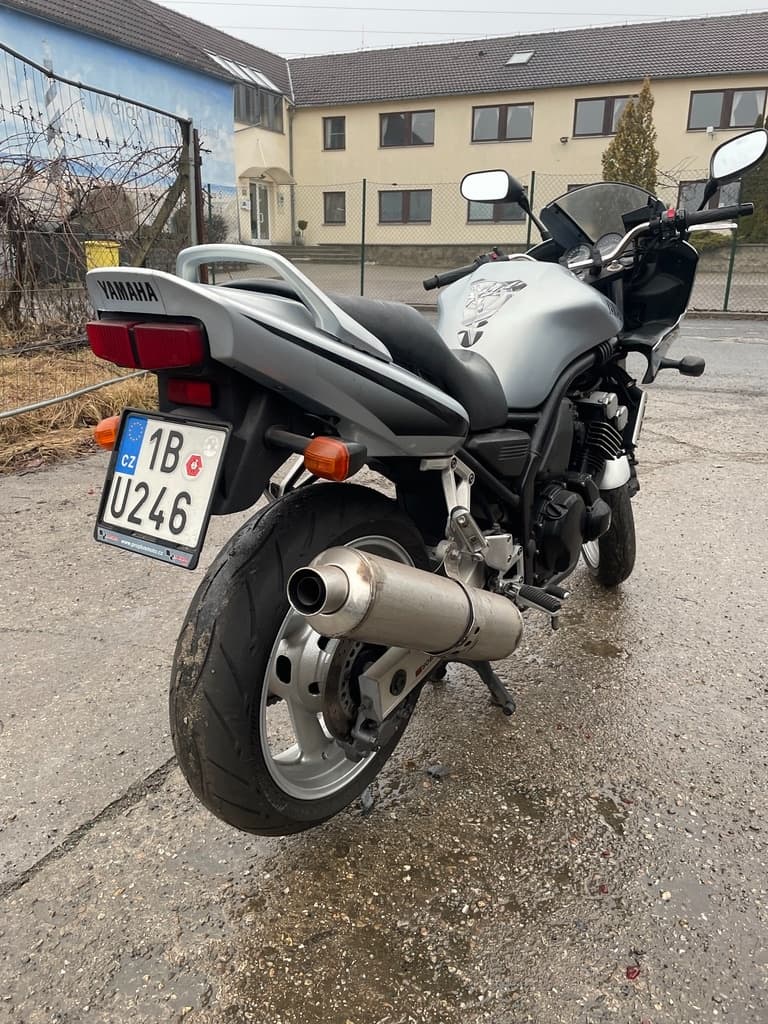 Yamaha FZS  600  70 kw, rok 2002, STK do 8/2028