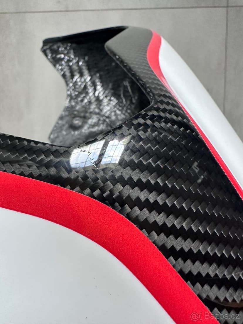 Ducati Streetfighter V4 - krovka, karbon