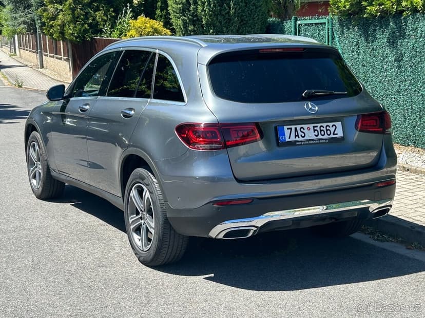 Mercedes-Benz GLC 300 195kw 4MATIC 9g r.v. 2019 ČR 1maj DPH