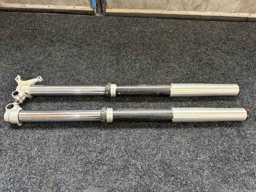 Přední tlumiče KTM