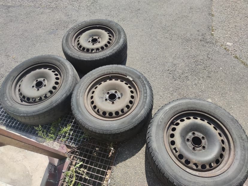 Disky a pneu ruzných rozměrů