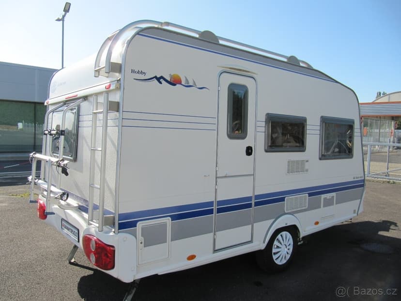 Prodám karavan Hobby 400 SF,r.v. 2006 + mover + předstan.
