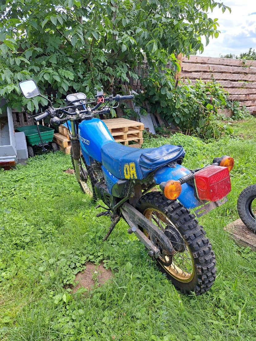 Suzuki DR 250 S