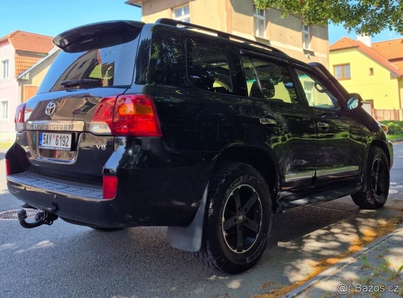 Toyota Land Cruiser 4x4 (Model VDJ200L)