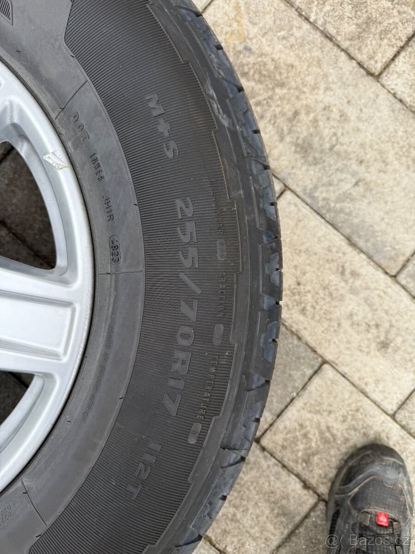 Prodej kol VW Amarok s pneu