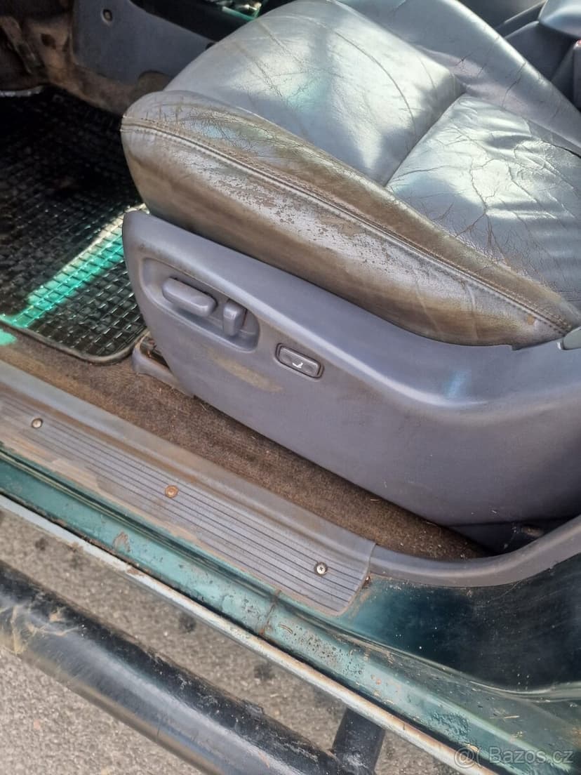 Toyota Land Cruiser 95, rok výroby 1996 3.0tdi 92kw 4x4, red