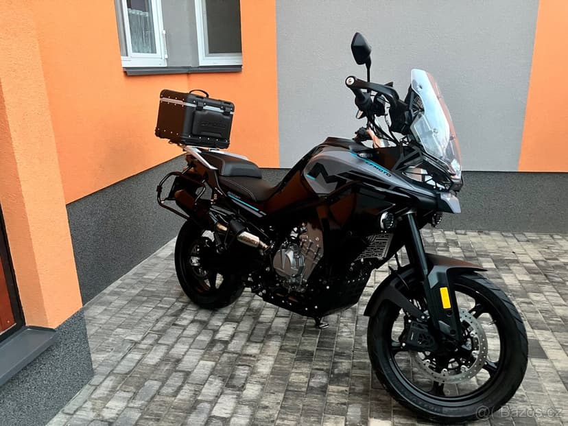 Motorka CFMOTO 800MT sport