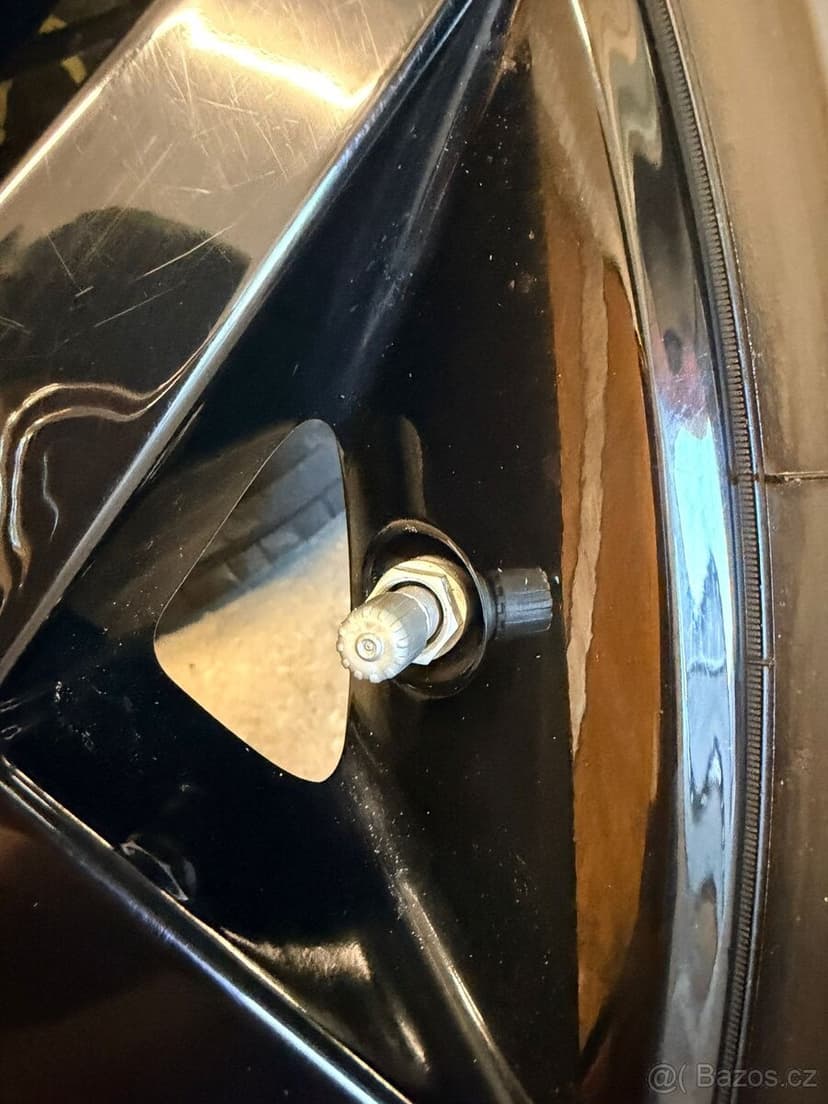 ORIG.LETNA SADA RANGE ROVER EVOQUE.R20 235/50/20