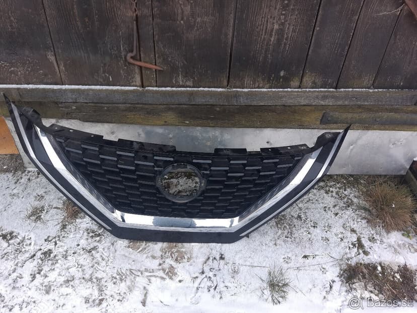 nissan navara naraznik maska