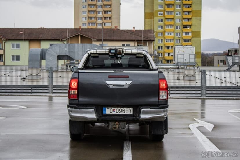 Toyota Hilux 2.4 D-4D Active A/T | 4x4 |