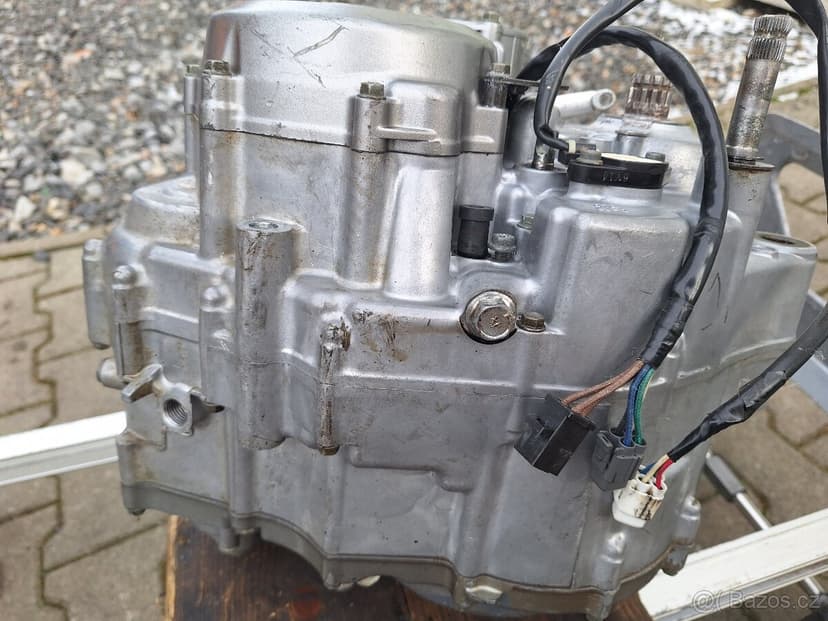 Motor  na Suzuki LTZ 400