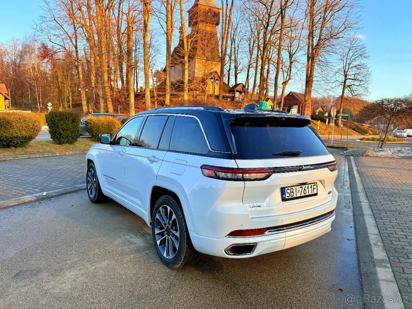 Jeep Grand Cherokee WL 4xe plug ing overland