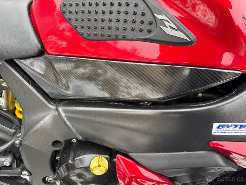 Doplnky na Yamaha R1 02-03 Rn09