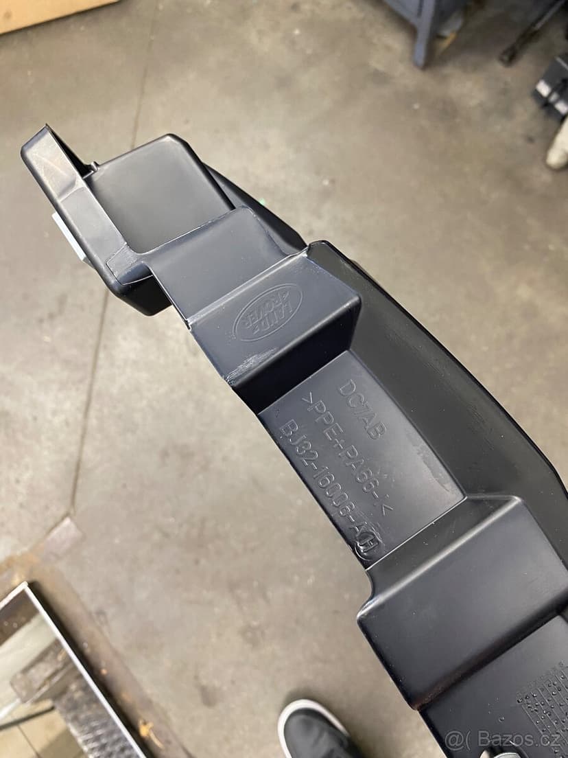 Přední, levý blatník-Range Rover Evoque (LR066935)