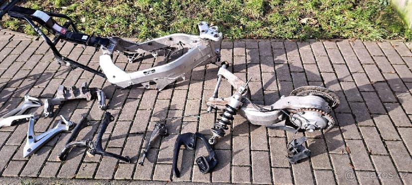 Honda vfr 800 vtec abs dual cbs systém