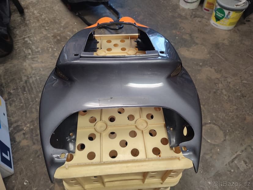 Aprilia RSV 1000 tuono podsedlová kapota