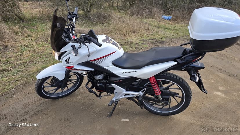 Honda CBF 125 r.v. 2016 A1 najeto 23900.