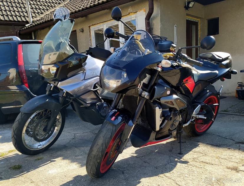 Aprilia Tuono RSV 1000
