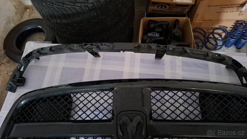 MASKA / GRILL  DODGE RAM 1500