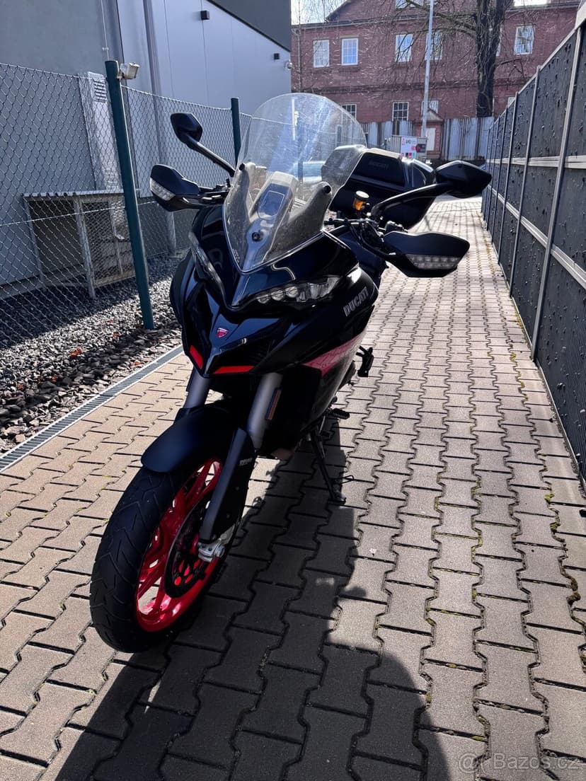 Ducati Multistrada V2S Black
