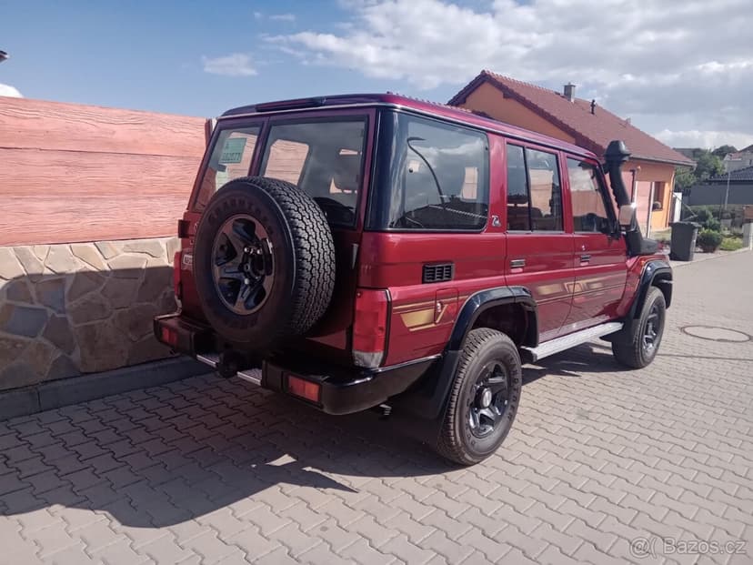 Land Cruiser 76 HZJ 4,5TD V8, 70TH ANNIVERSARY Black Edition
