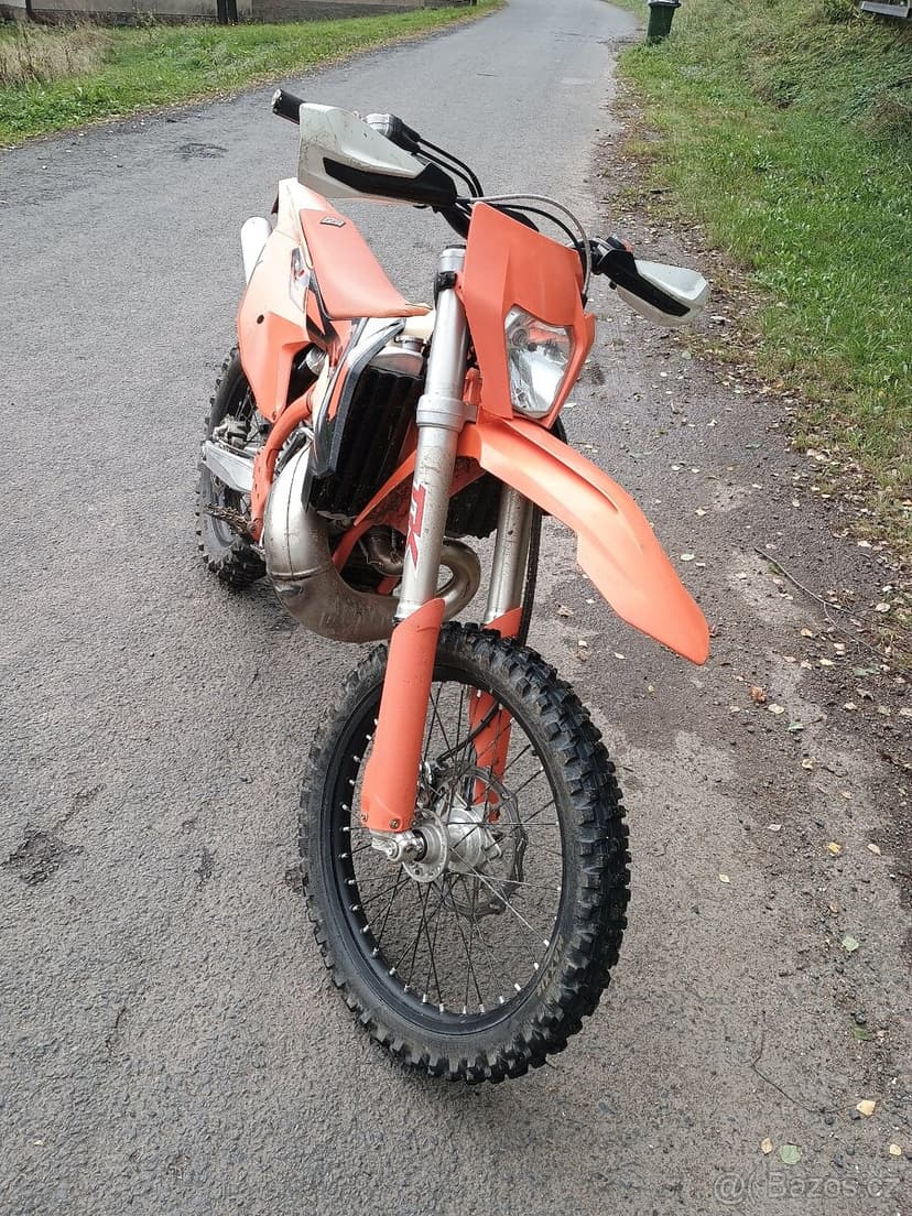 KTM EXC250 r.v 2019, pěkný stav vše funkci a udržované 190mt