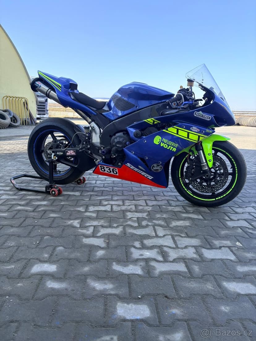 Yamaha R1 okruhovka