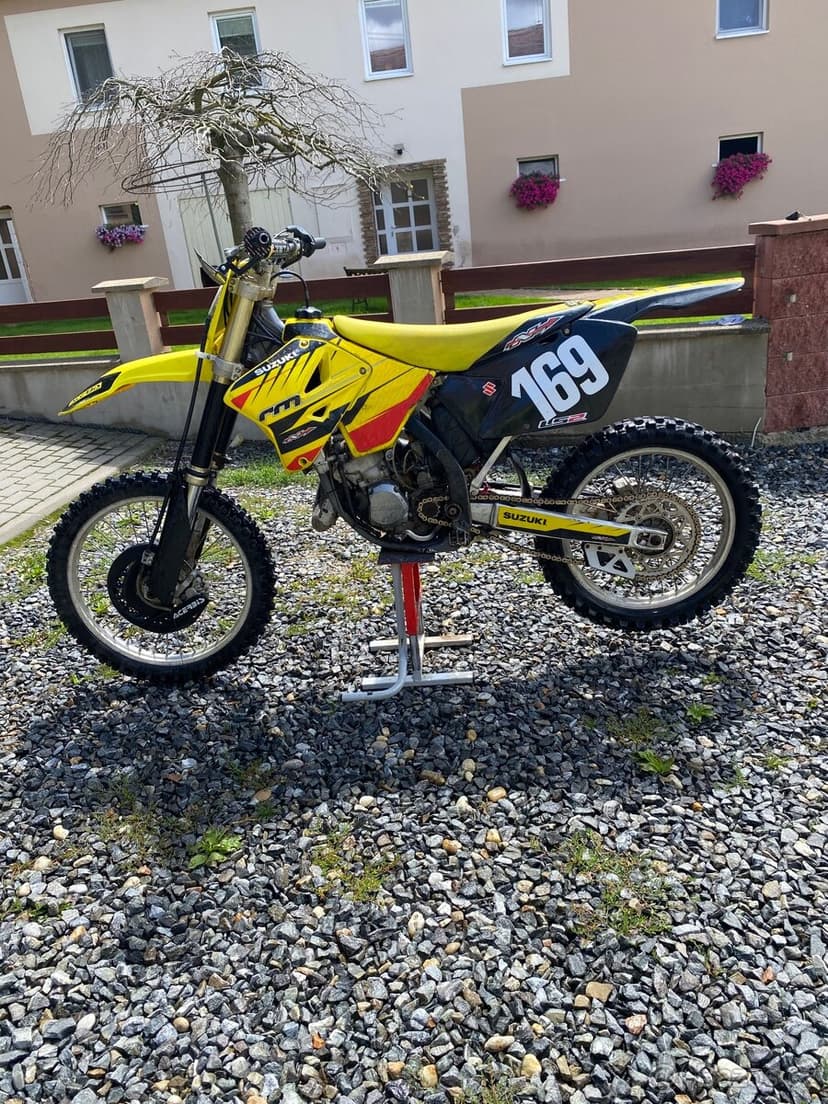 Suzuki rm 125