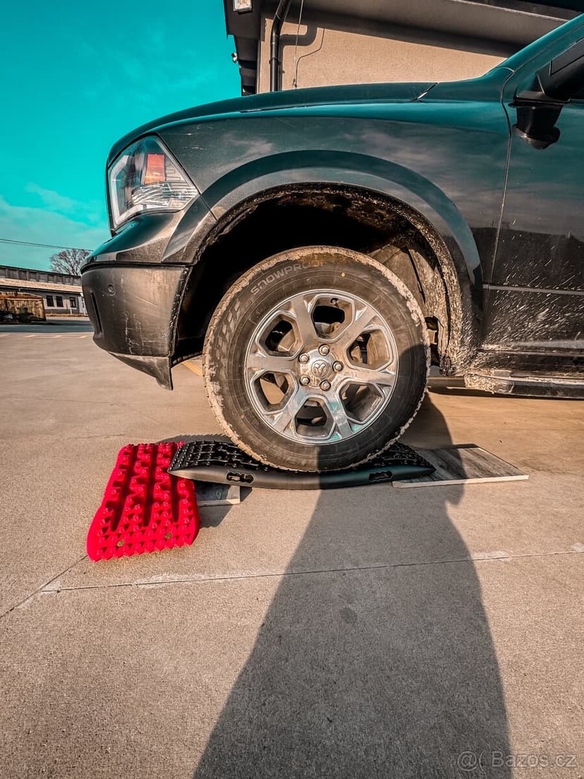 vyprošťovací desky černá barva off-road