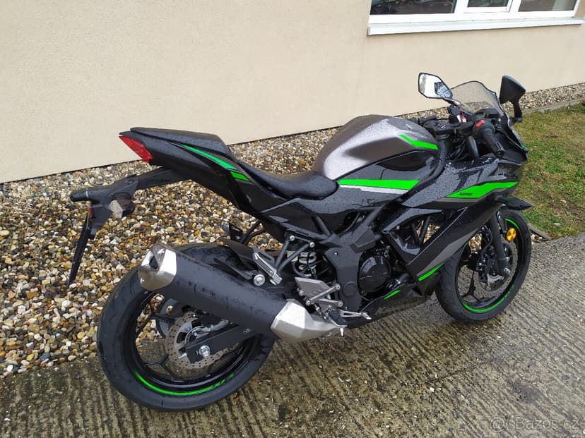 Kawasaki Ninja 125-2025 najeto 2960 Km