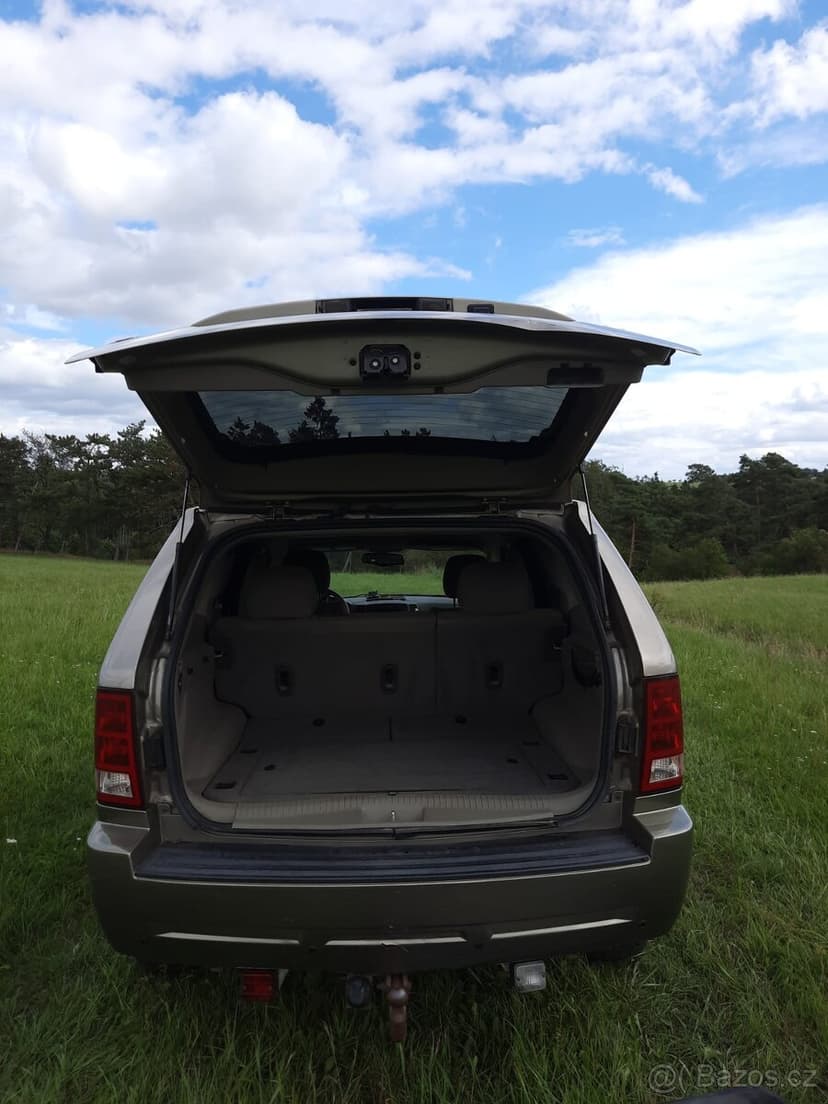 Sleva - Jeep Grand Cherokee 3.7 V6, 2005 – silný offroad