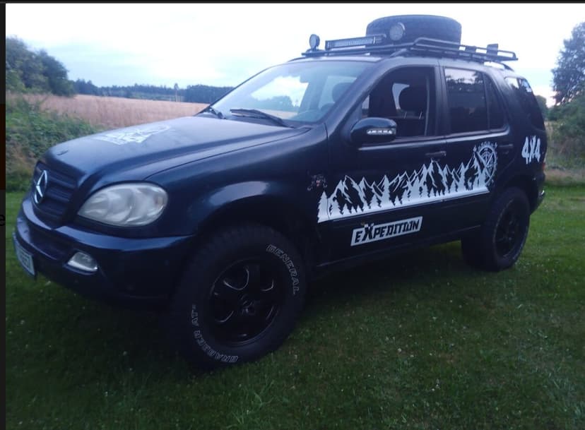 OBYTNÝ OFFROAD Expediční speciál Mercedes W163 ML270 cdi