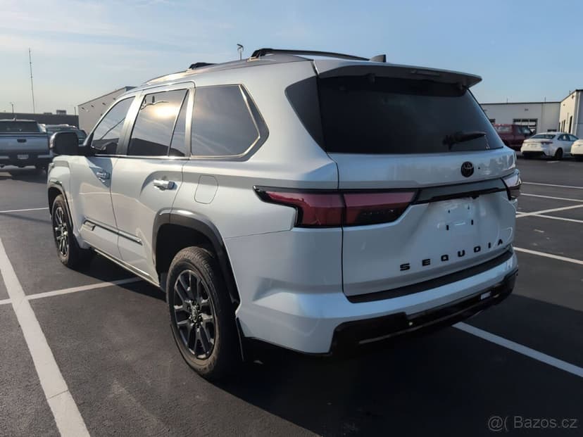 Toyota Sequoia Platinum 2025, 3,4 V6, 4X4, 7místné SUV