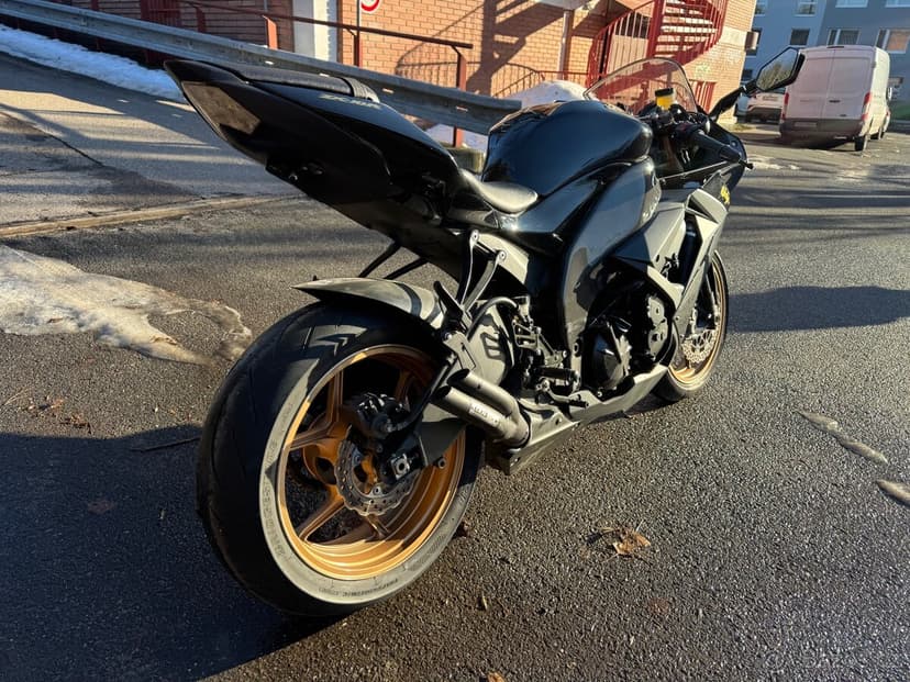 Kawasaki ZX10R Ninja 2010