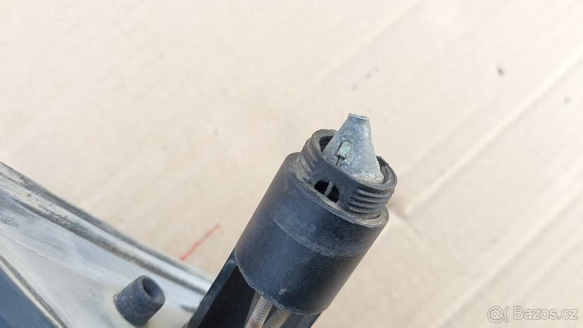 Nissan Patrol Španěl –  Zrcátko levé