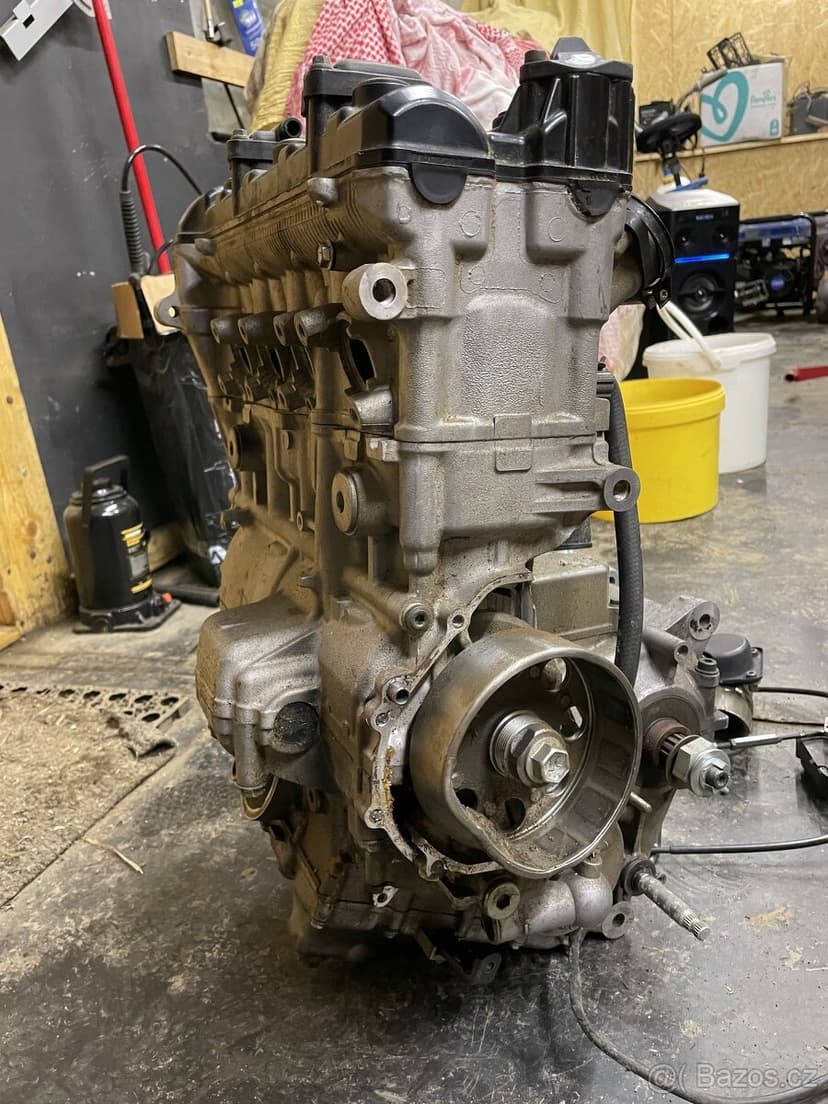 Suzuki GSX-R 1000 K4 díly motoru