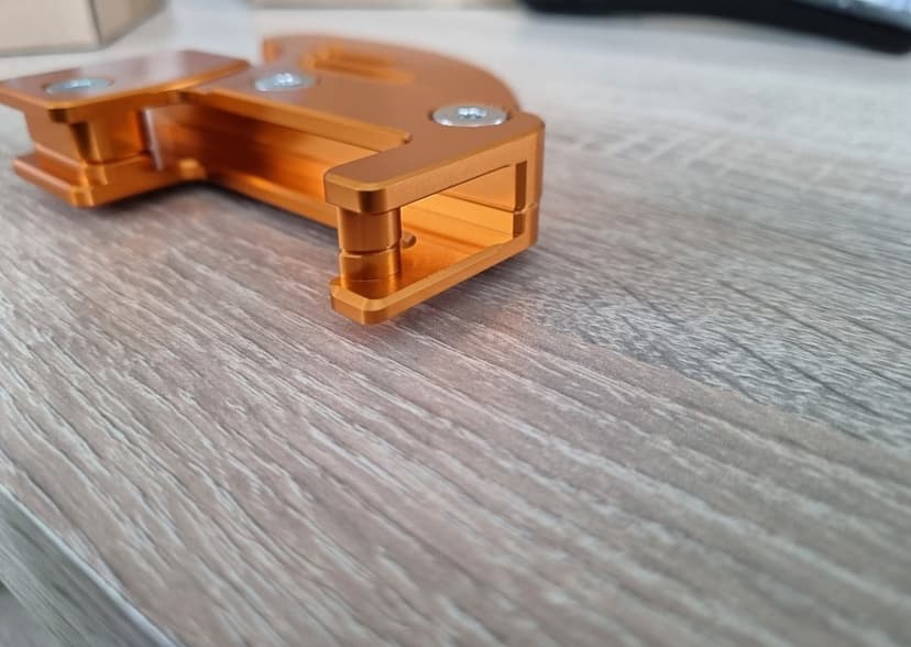 Prodám chránič zadního brzdového kotouče