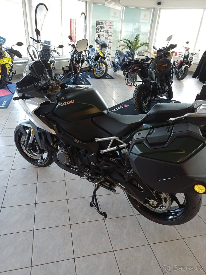 Suzuki GSX-S1000GX Touring - Akce:Sada kufrů v ceně moto