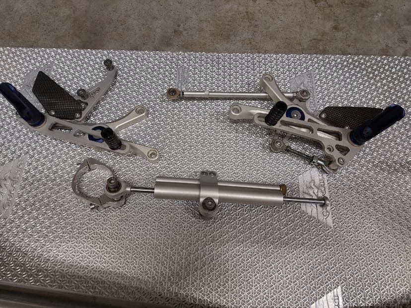 Díly, Výfuk Akrapovic Yamaha yzf R1 1998