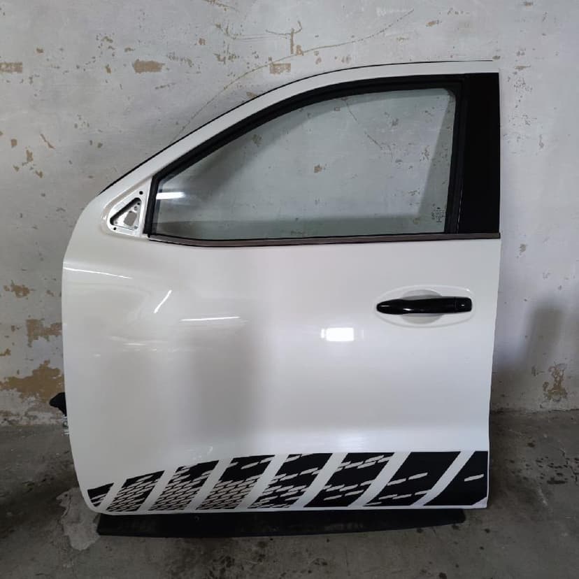 Dveře,zrcátko aj. díly Nissan Navara D23 Renault Alaskan