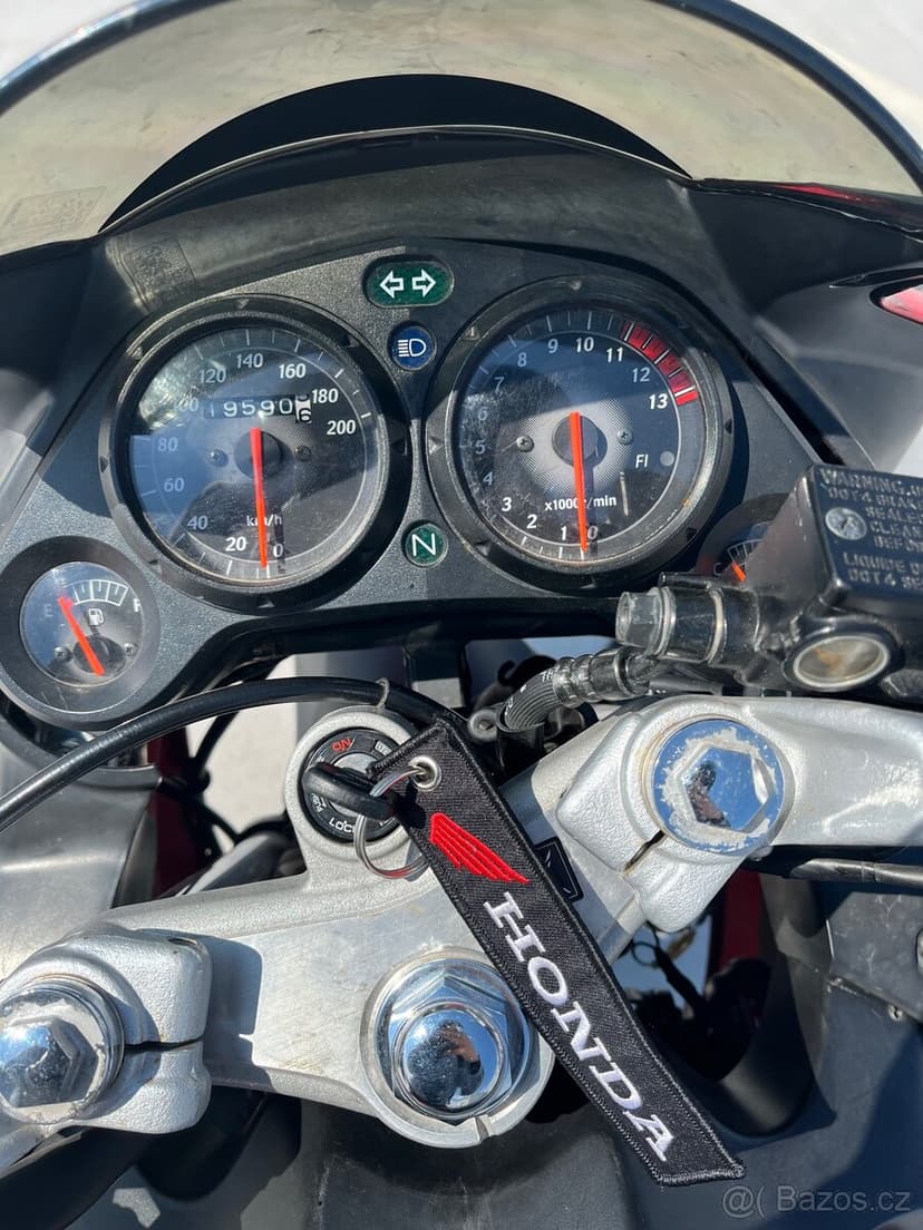 Honda CBR125R jc39 najeto pouze 19t km
